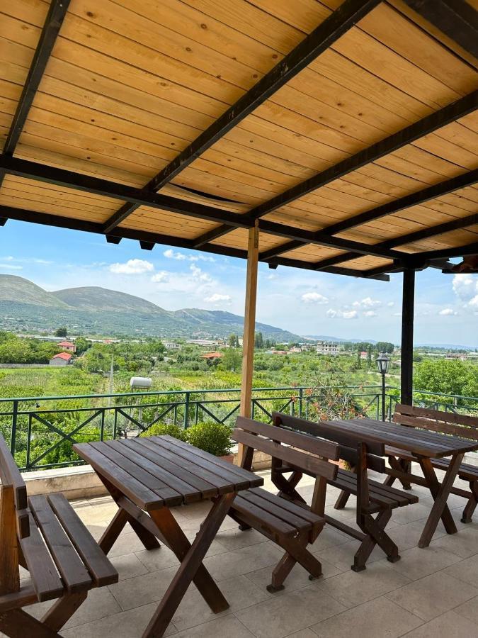Bed & Breakfast Local Living Edi Berat Bagian luar foto