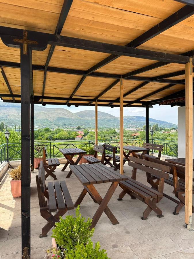 Bed & Breakfast Local Living Edi Berat Bagian luar foto