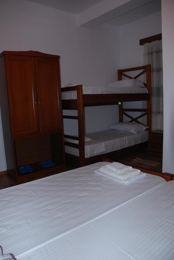Bed & Breakfast Local Living Edi Berat Bagian luar foto