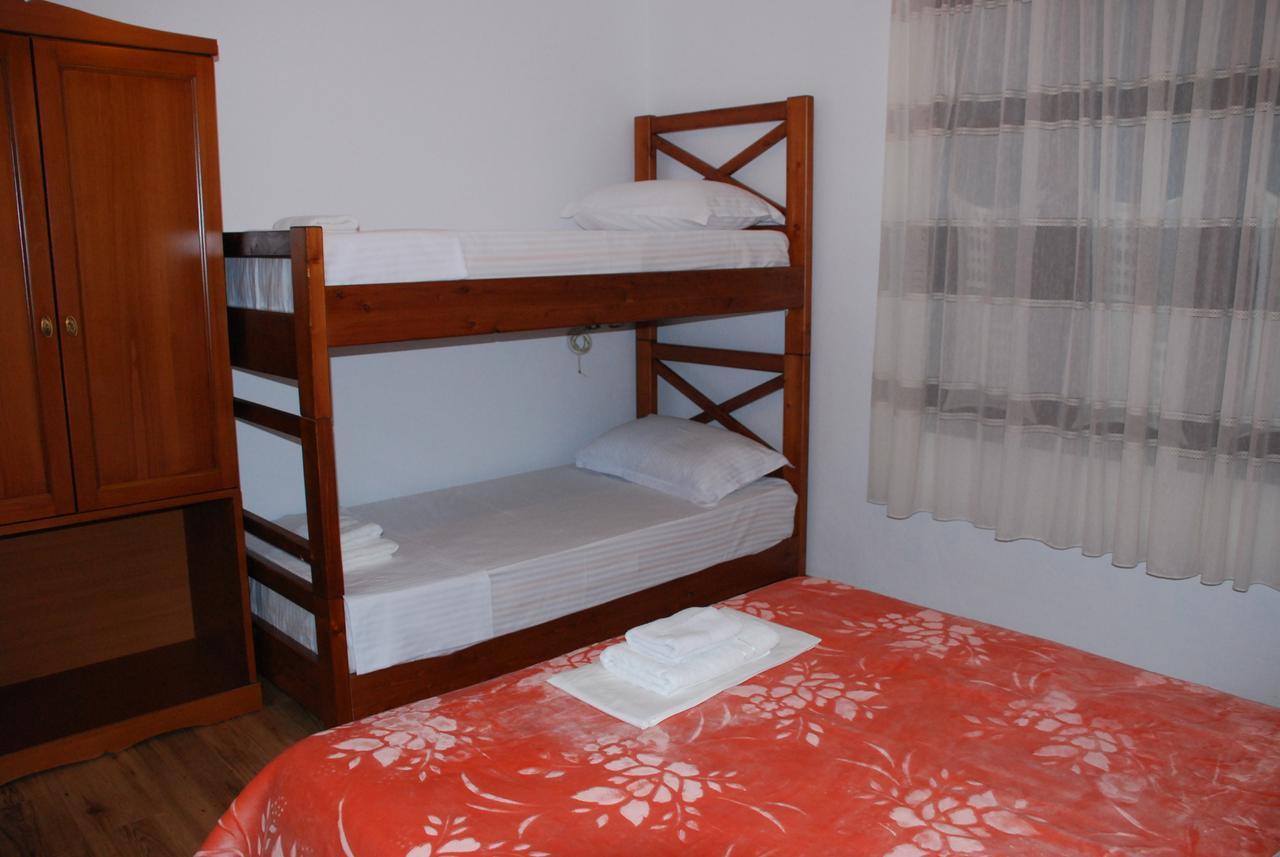 Bed & Breakfast Local Living Edi Berat Bagian luar foto