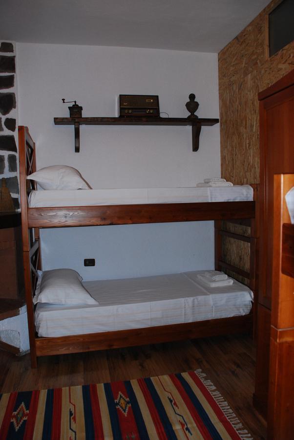 Bed & Breakfast Local Living Edi Berat Bagian luar foto
